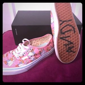Super cute van sneakers!